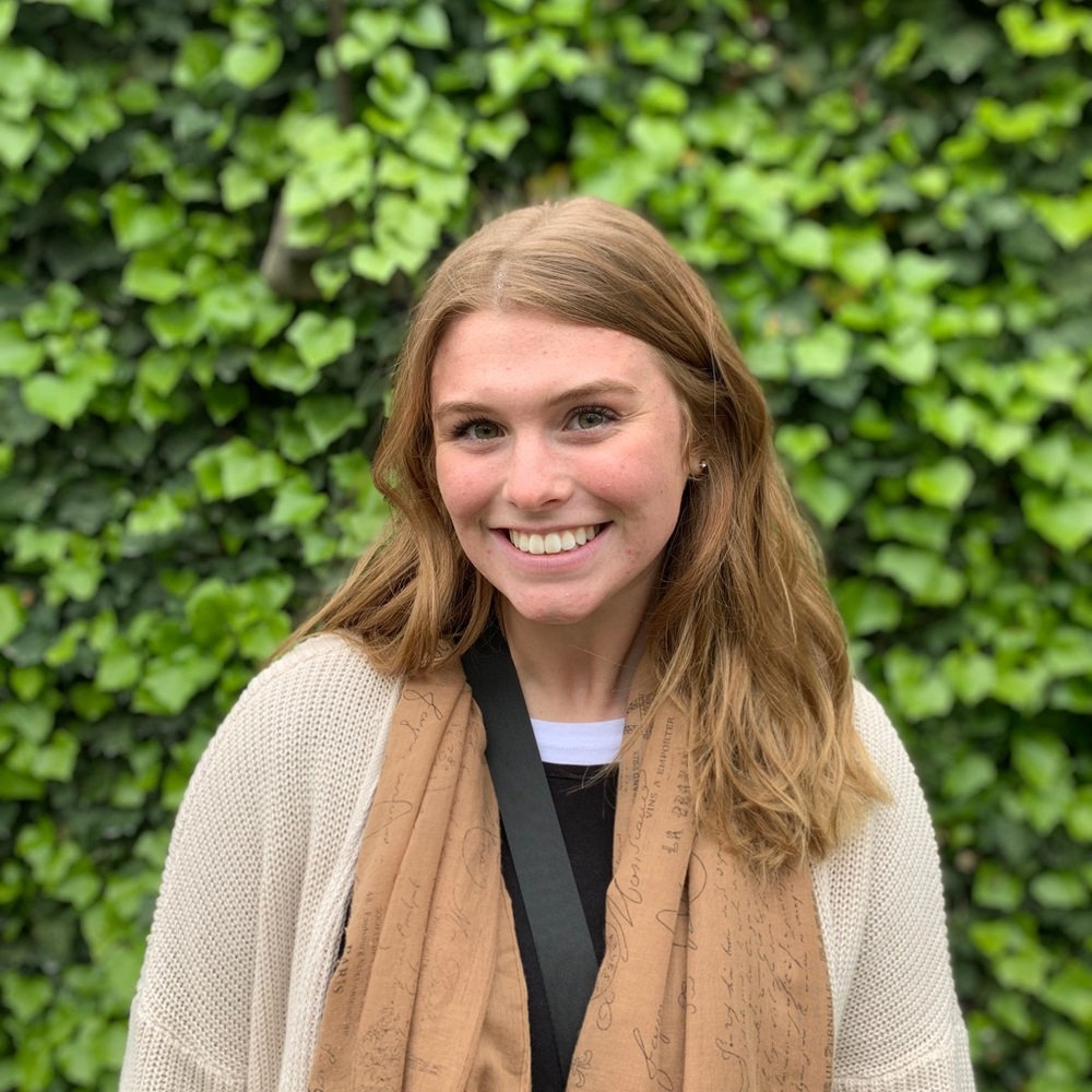 Meet your Posher, Abigail